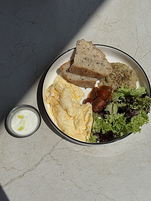 Скрембл с пармезаном