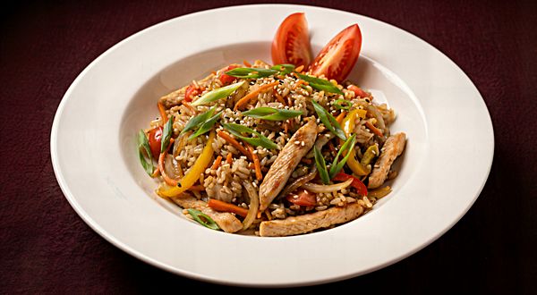 Тайский жаренный рис с курицей
