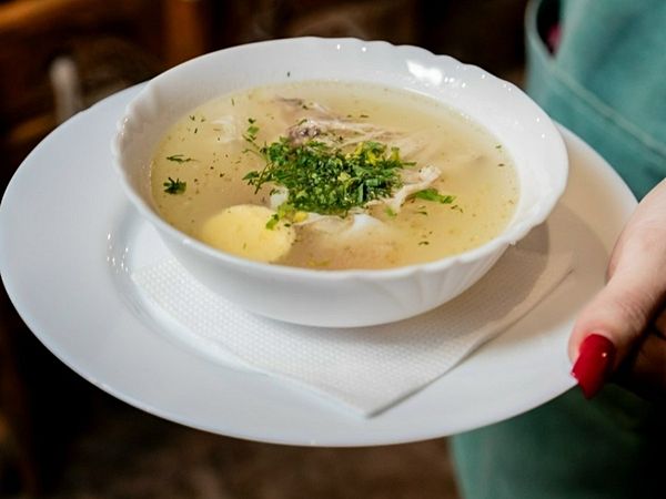 Бульон куриный с куриным филе и яйцом