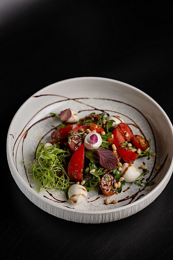 Овощной салат с заправкой на выбор