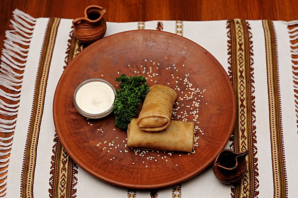 Блины с творогом и изюмом