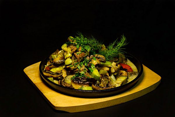 Сковородка со свининой