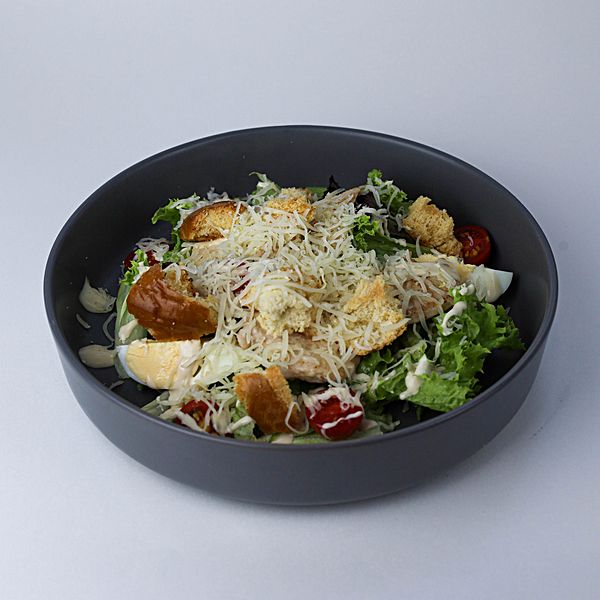 Цезарь с курицей и беконом