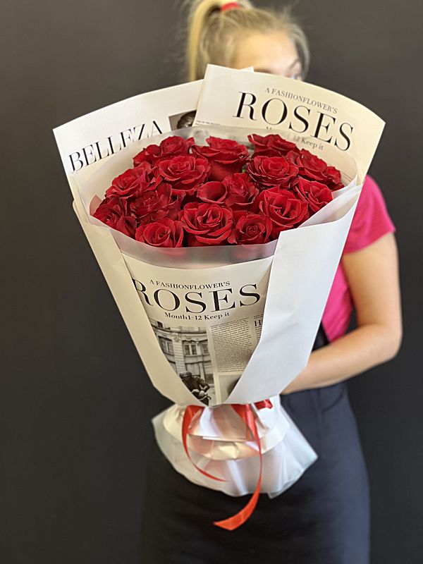 Роза родос 15шт в оформление