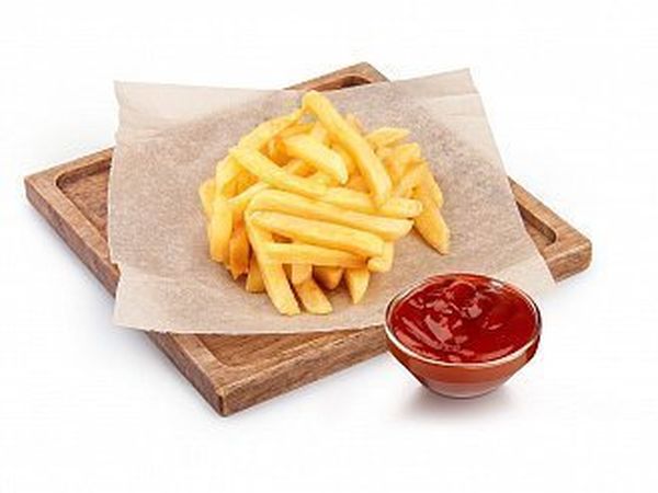 Картофель фри с кетчупом