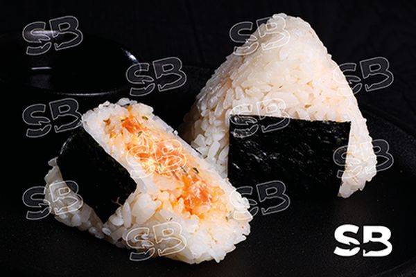 Онигири лосось