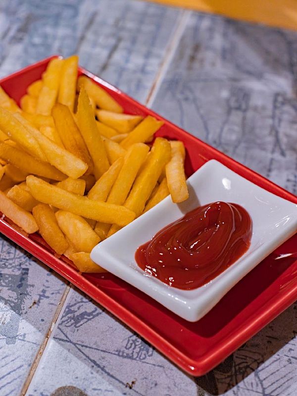 Картофель фри с кетчупом