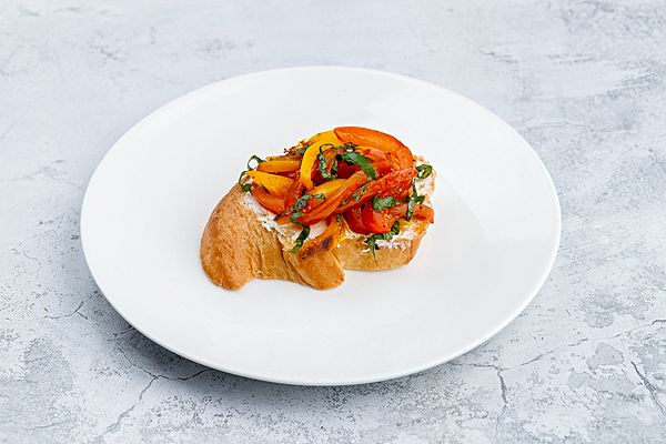 Брускетта с перцем на хоспере