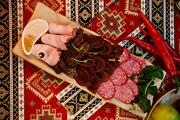 Мясной сет из деликатесов