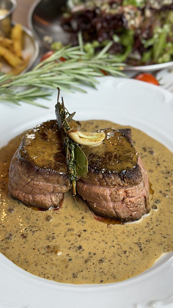 Говяжья вырезка в перечном соусе