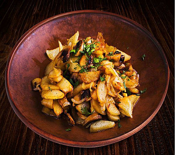 Картофель по-домашнему с грибами