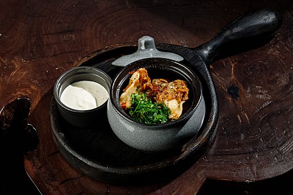 Вареники со шкварками