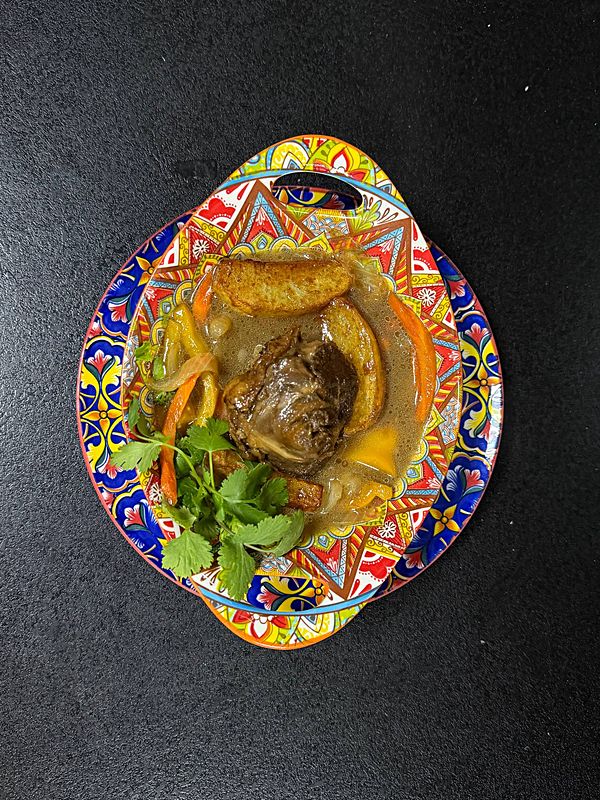 Ягненок томленный с овощами в соусе демиглас