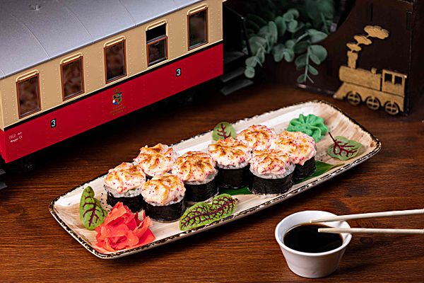 Ролл запеченный с креветкой