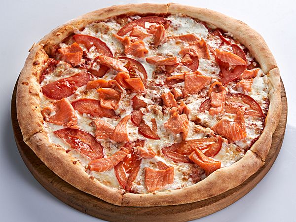 Пицца Классическая с лососем