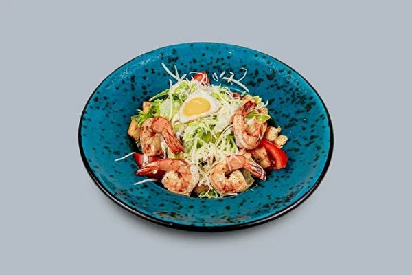 Салат Цезарь с креветками