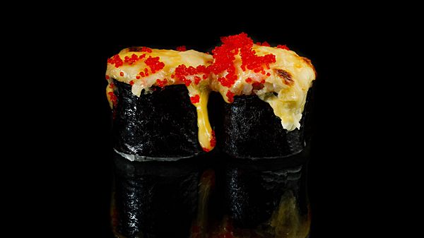 Маки запеченный с лососем и креветкой