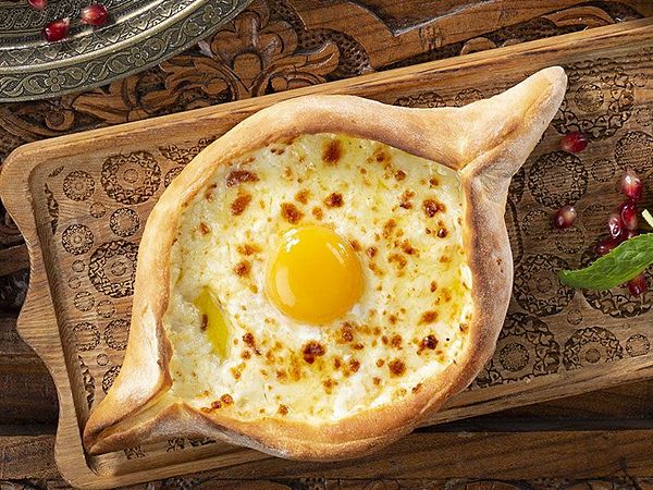 Хачапури по-аджарски