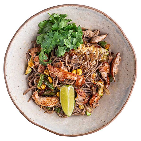 Соба с курицей в кисло-сладком соусе