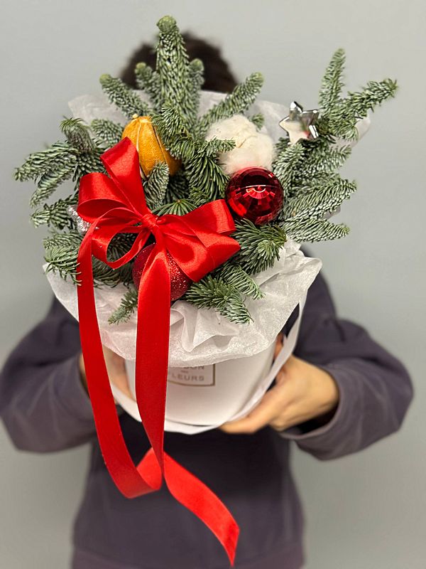 Зимняя композиция с бантом