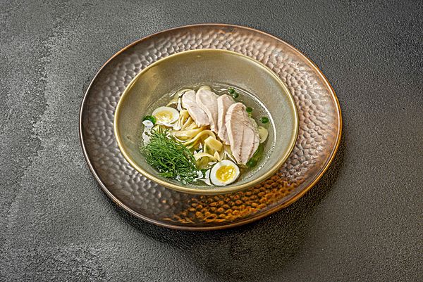 Куриный бульон с лапшой