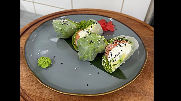 Спринг ролл с лососем