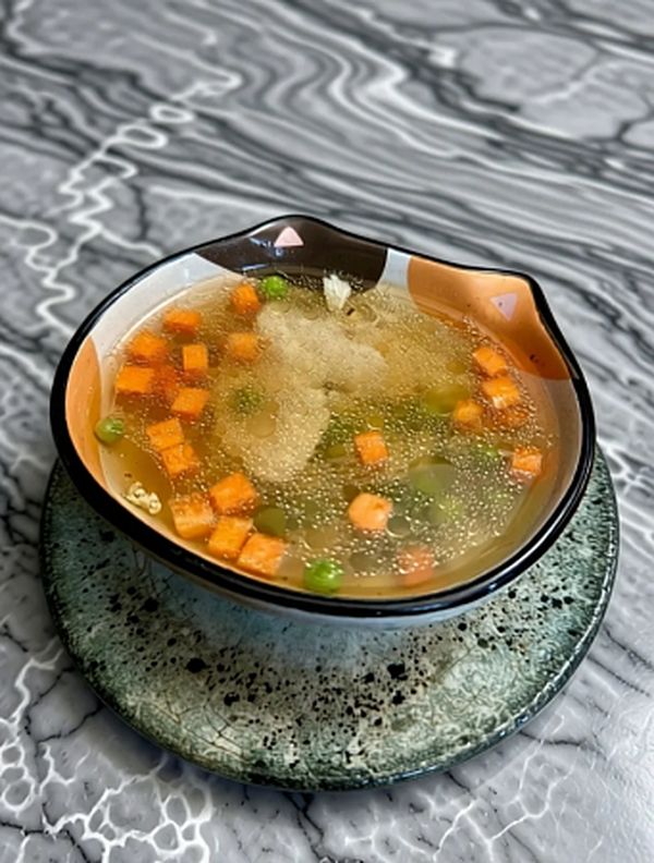 Бульончик куриный с курочкой, овощами и орзо
