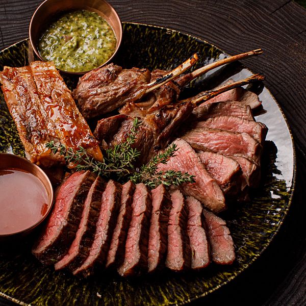 Мясная тарелка на гриле