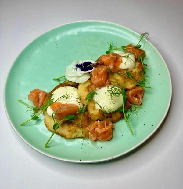 Драники картофельные с семгой и сливочным сыром