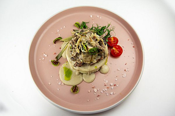 Бефстроганов из телятины с картофельным пюре