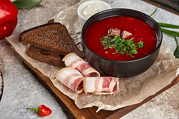 Борщ с салом