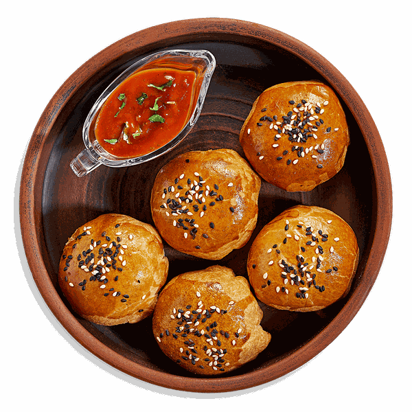 Мини-самса с бараниной и соусом сацебели