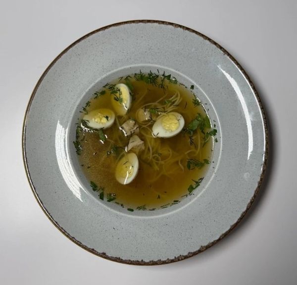 Куриный бульон с лапшой