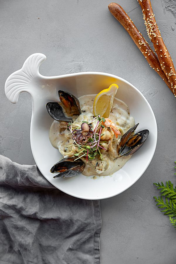 Морепродукты в сливочном соусе