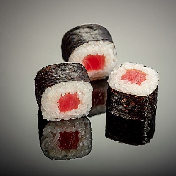 Маки с тунцом