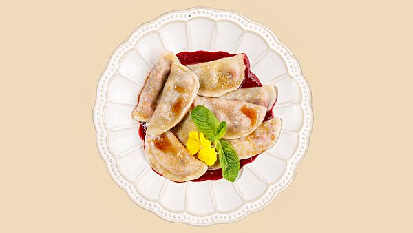 Вареники с вишней в кисельном соусе