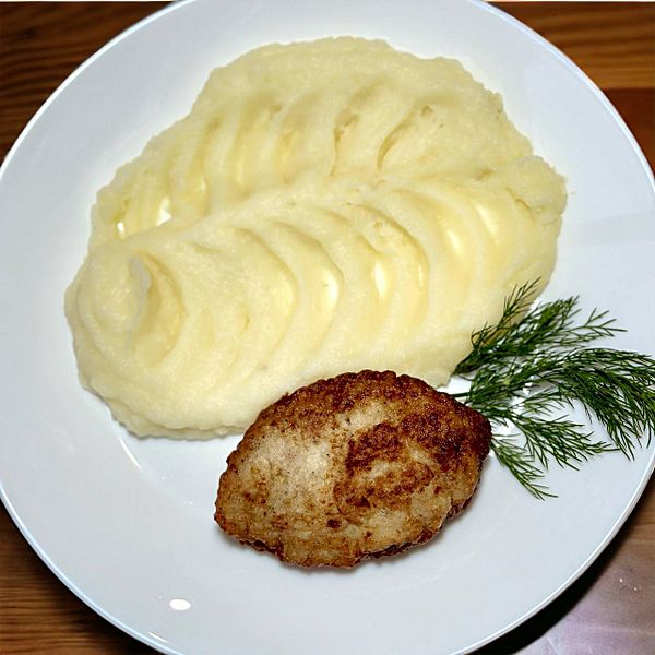 Котлета куриная с пюре