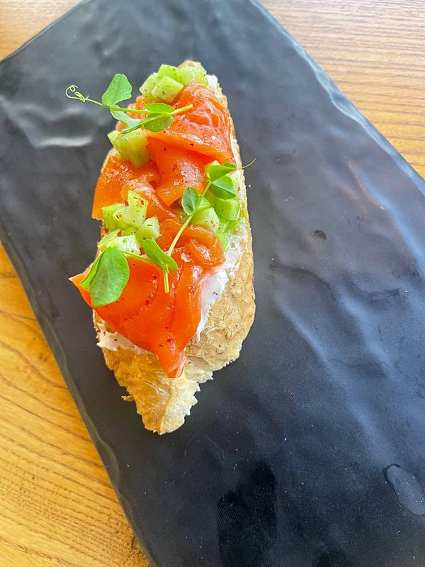 С форелью собственного посола и сливочным сыром