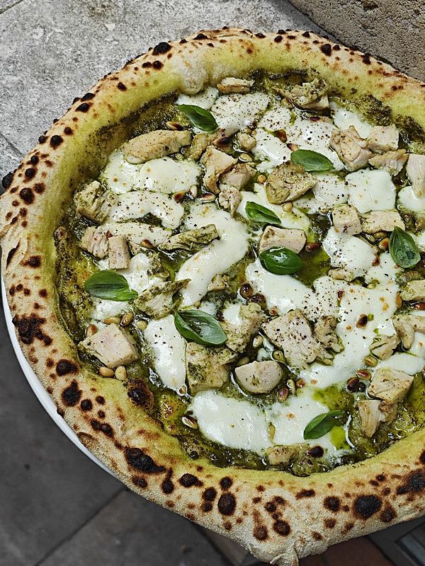 Курица, песто, кедровые орехи