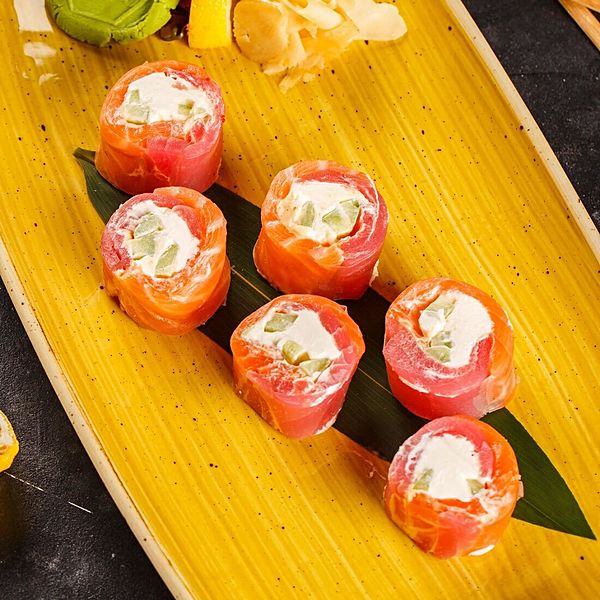 Сашими-роллы с лососем