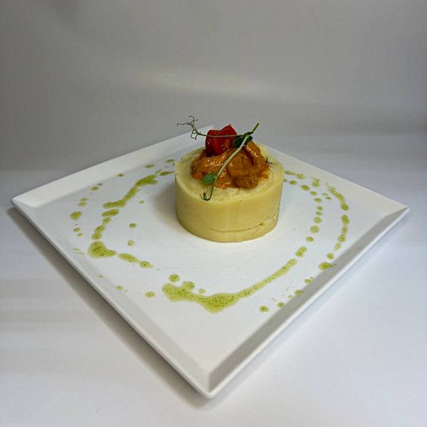 Бефстроганов с телятиной , грибами и картофельным пюре