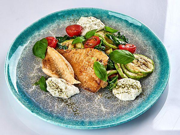 Запеченый морской окунь