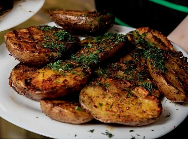 Картофель на решетке