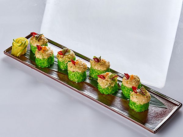 Ролл с гребешком и трюфельным айоли