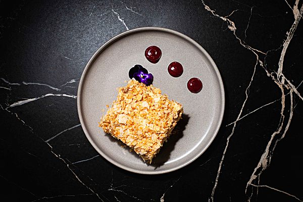 Наполеон с миндальной карамелью