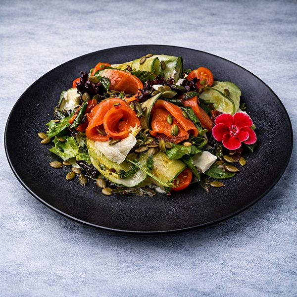 Салат с лососем