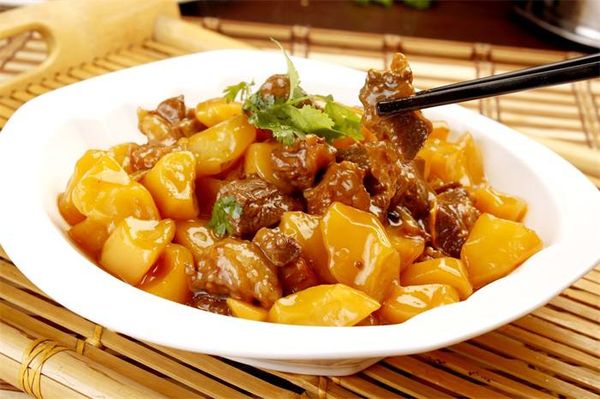 Тушеная говядина с картофелем