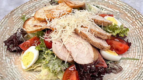 Цезарь с курицей