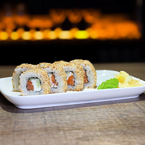 Кунжут Ролл с лососем