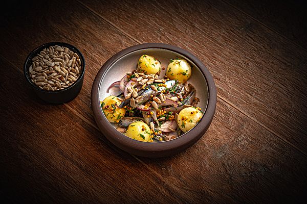 Черноморская хамса в маринаде с картофелем